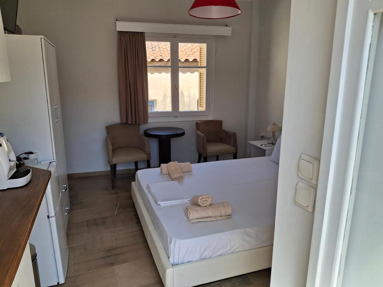 Nafpaktos Apartment And Studios In Port Room photo